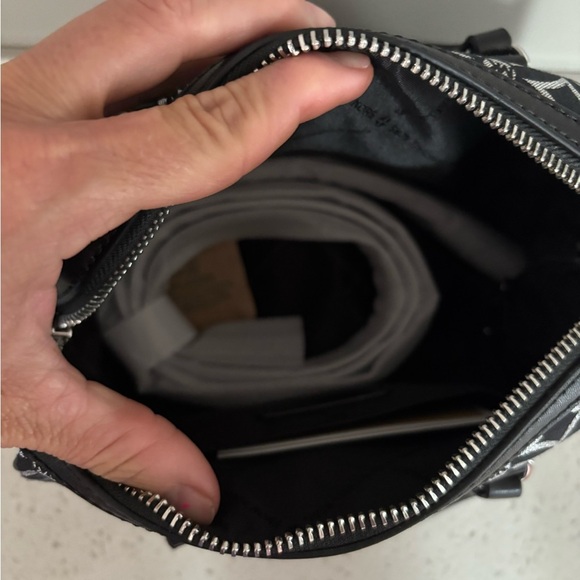 New! Michael Kors small crossbody duffle bag! Black/silver - Picture 7 of 8